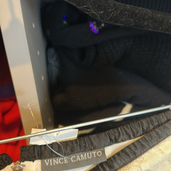 Vince Camuto ecru lace black band back zipper closure lined mini skirt size XS - Picture 2 of 3